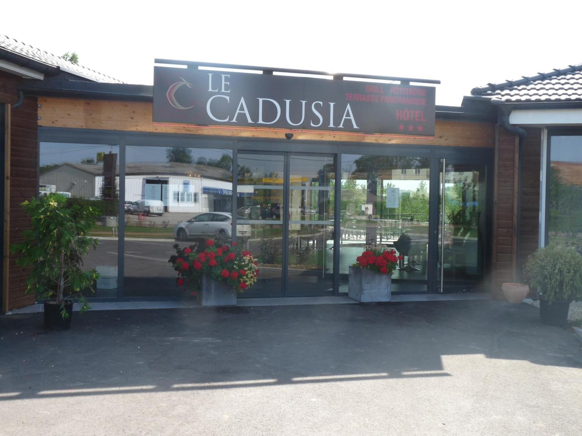 Logis Le Cadusia 호텔 Chaource 외부 사진